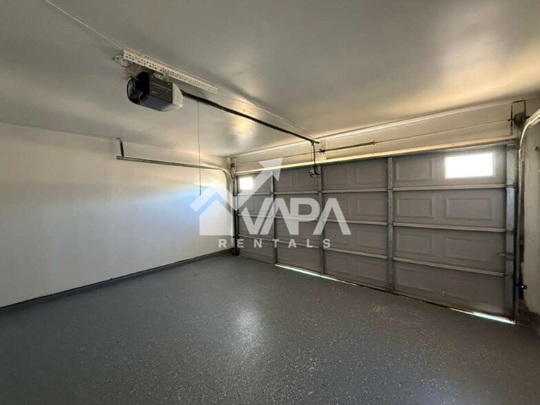 Building Photo - 10038 Raven Field Dr