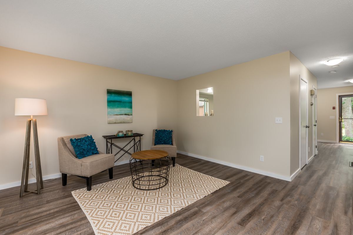 Building Photo - 87 Dunvegan Wds Dr
