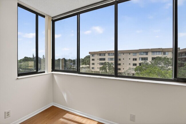 Building Photo - 8030 Hampton Blvd