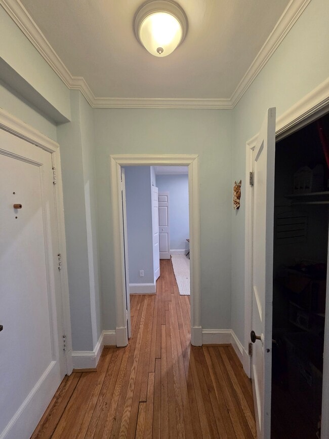 Building Photo - 3010 Wisconsin Ave NW