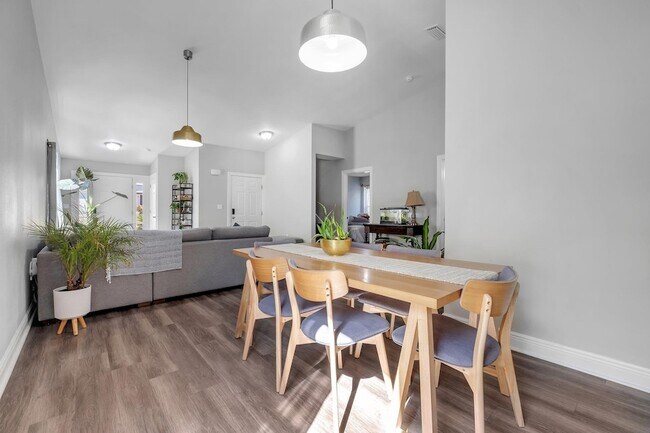 Building Photo - 1069 Lacey Ln