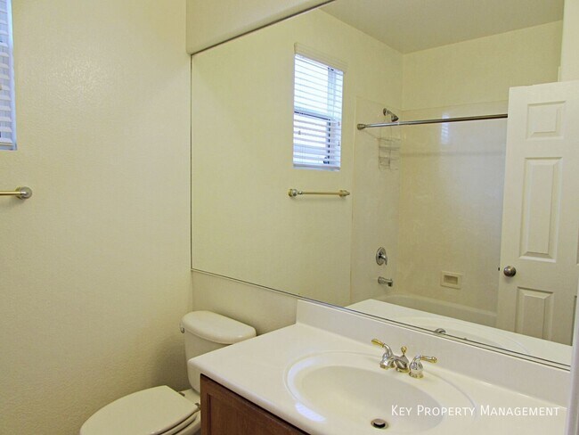 Building Photo - 722 Bighorn Creek St