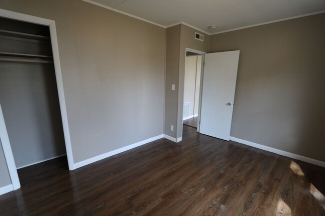 Building Photo - 2 Bedroom 1 Bath House