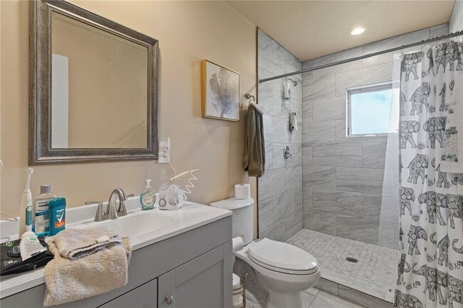 Building Photo - 4020 Palm Dr