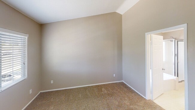 Building Photo - Spacious 3 Bedroom Beaumont Home For Lease