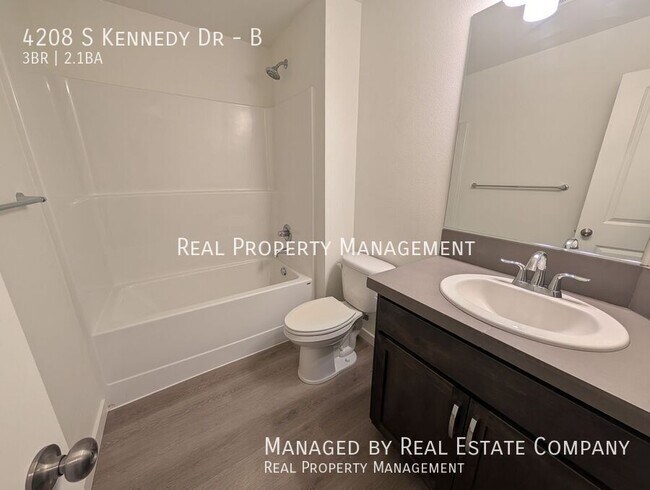 Building Photo - 4208 S Kennedy Dr