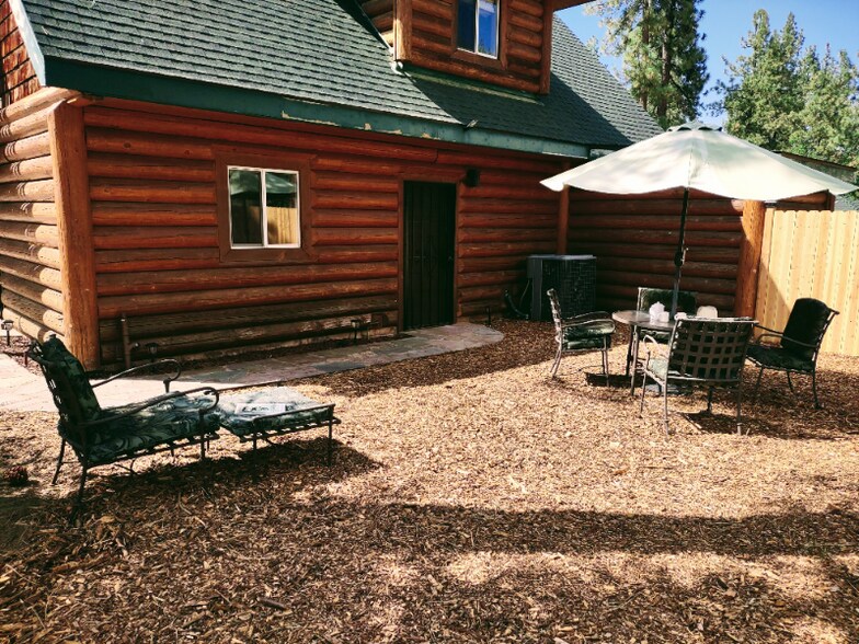 Building Photo - 59570 Devils Ladder Rd