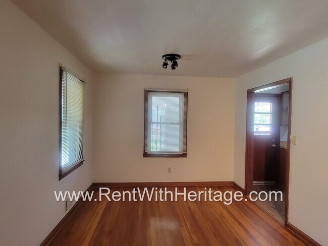 Building Photo - GRAMPA'S BUNGELOW - AWESOME BRICK RANCH WITH FULL UNFINISHED BASEMENT / GREAT LOCATION