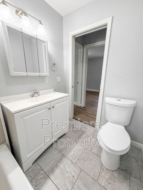 Building Photo - 36 N Poe St