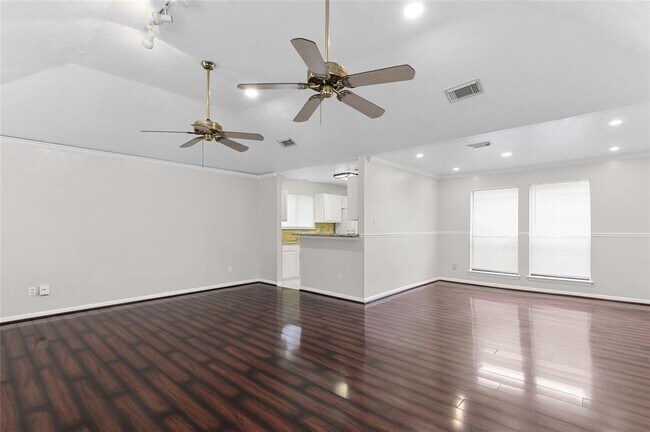 Building Photo - 21302 Park Bend Dr