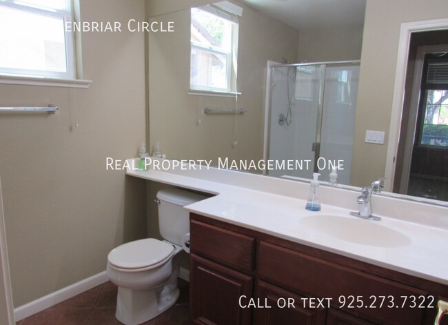 Building Photo - 315 Glenbriar Cir