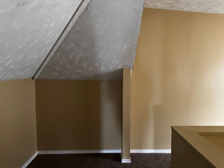 Building Photo - 19164 Westphalia St