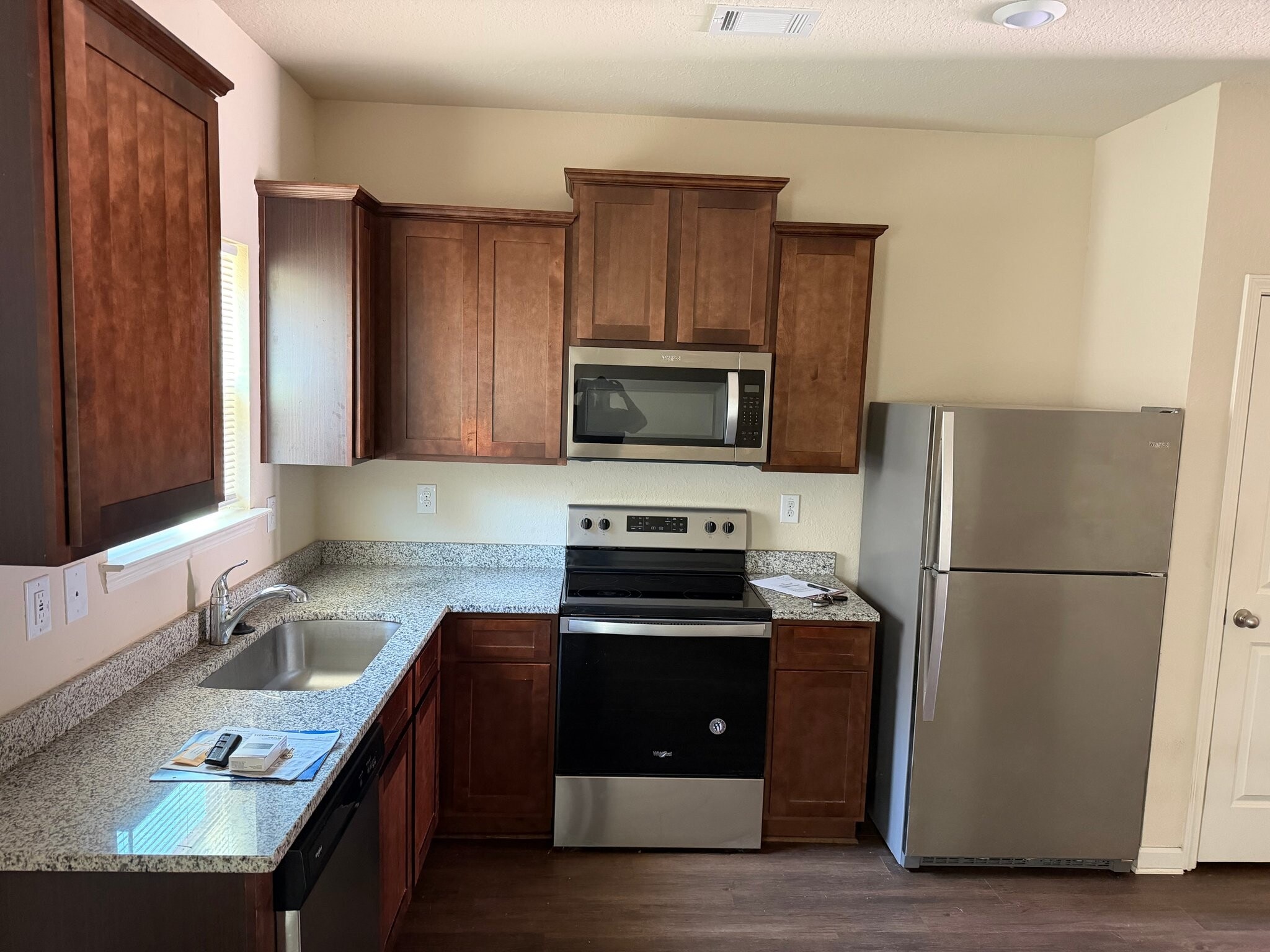 Building Photo - 503 Highwood Ln