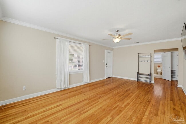 Building Photo - 1618 W Garden St