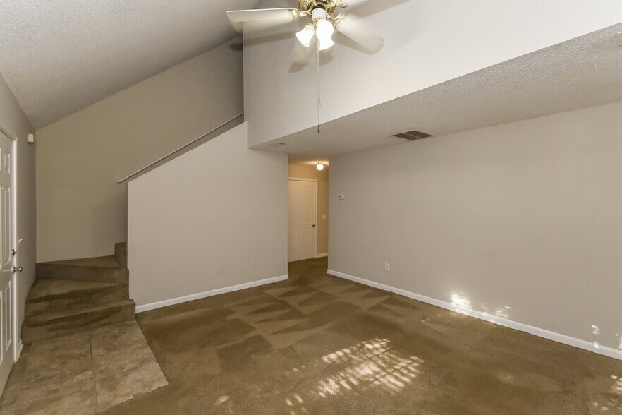 Building Photo - 6923 Stonewall Pl