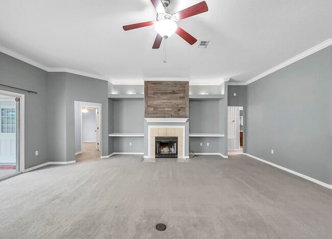 Building Photo - 5897 Saratoga Dr