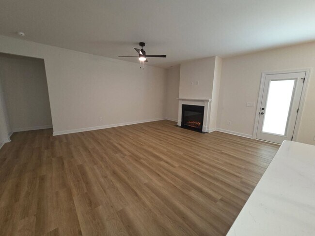 Building Photo - 104 Hudson Vlg Dr