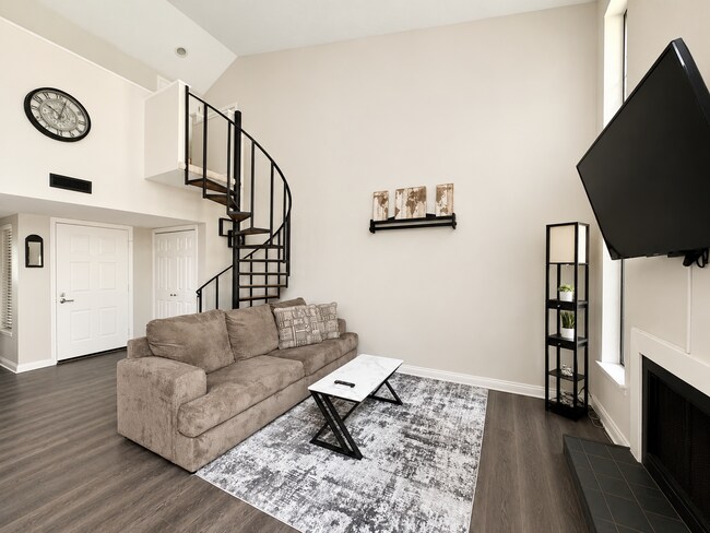 Building Photo - 9436 S Lake Ridge Dr
