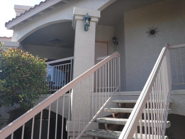 Building Photo - 9151 W Greenway Rd