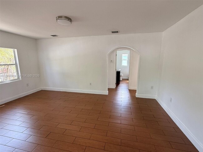 Building Photo - 294 NE 57th St