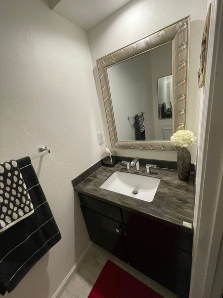 Building Photo - 54 N Walbridge Ave