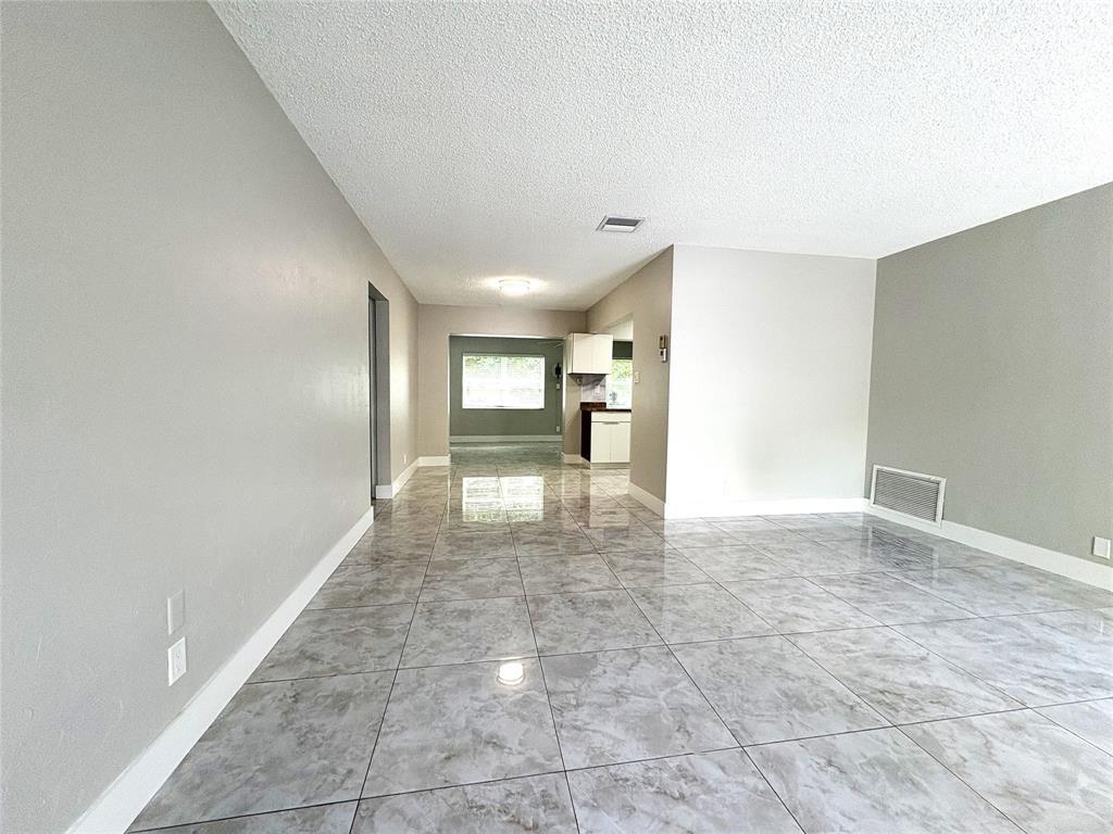Building Photo - 6712 NW 60th St