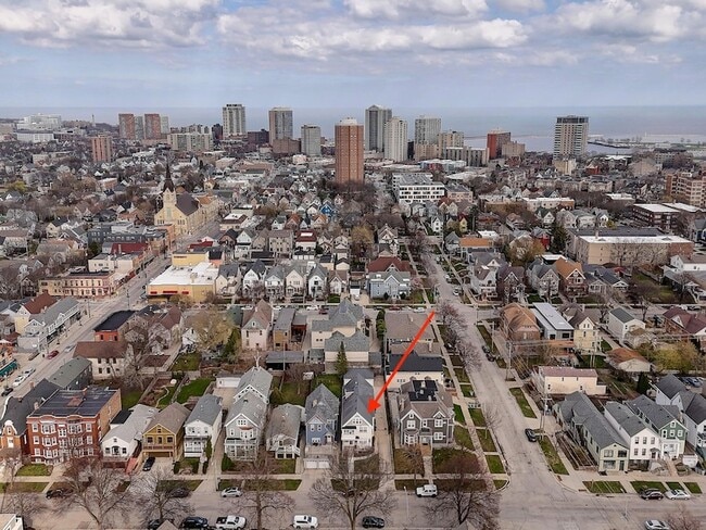 Building Photo - 1660 N Marshall St