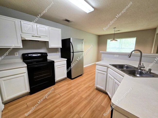 Building Photo - 2261 Charleston Pointe SE