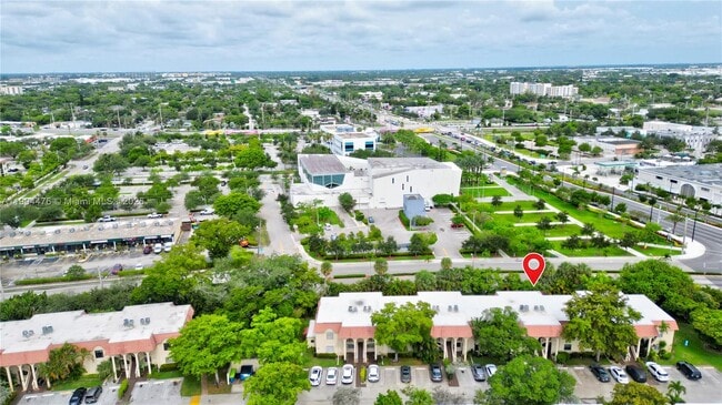 Building Photo - 136 S Cypress Rd