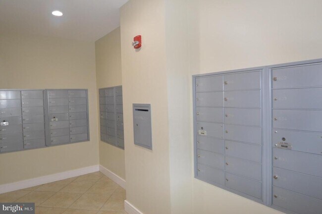 Building Photo - 4490 Market Commons Dr