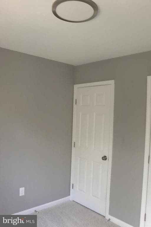 Building Photo - 1029 Kings Ct