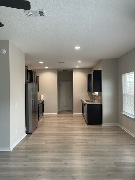Building Photo - 137 Turpentine Trl