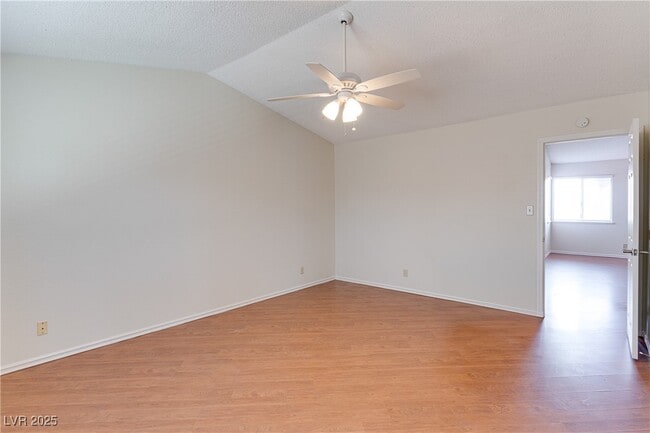 Building Photo - 1517 Kirby Dr