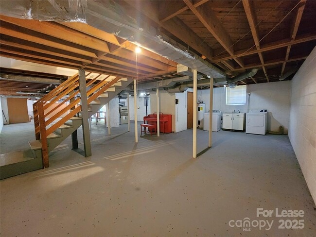 Building Photo - 7604 Shady Ln