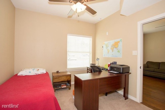 1-1 small bedroom - Broadstone Ranch at Wolf Pen Creek