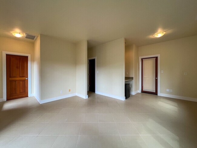Building Photo - 1146 Ragatz Ln
