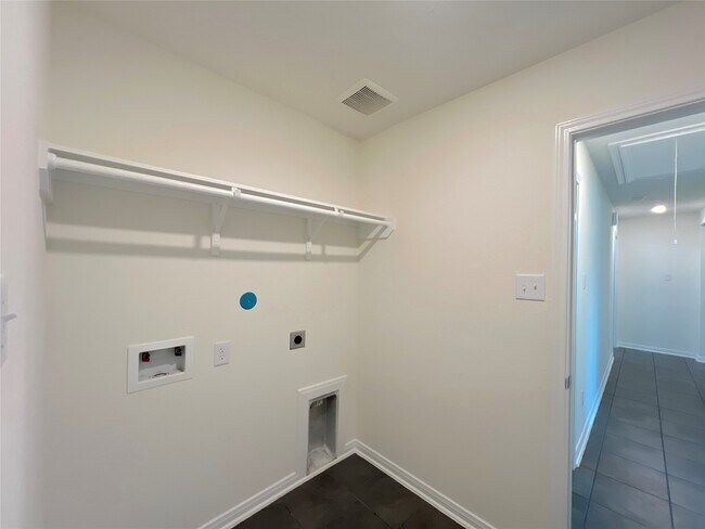 Building Photo - 7111 Escondido Dr