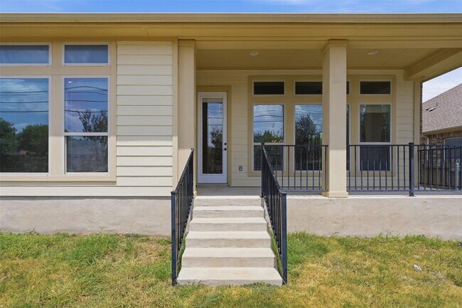 Building Photo - 105 Aspen Trail