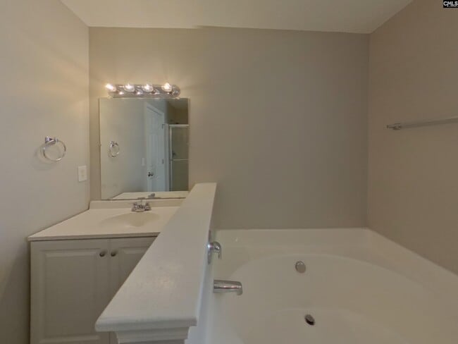 Building Photo - 482 Fox Trot Dr