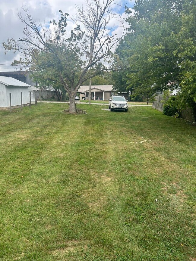 Building Photo - 114 Georgia St