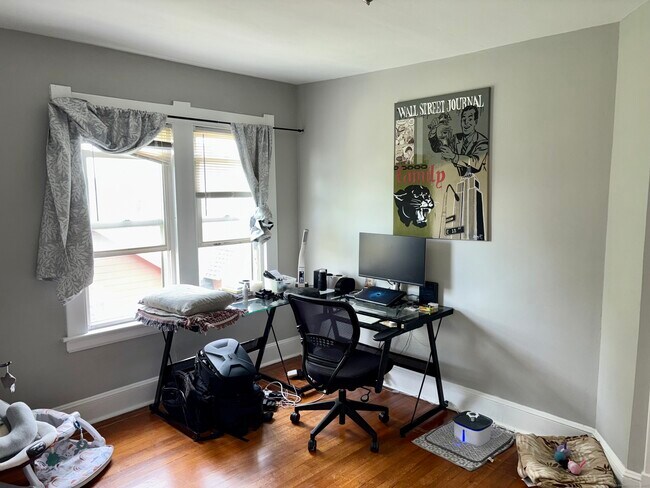Building Photo - 37 Hungerford Ave