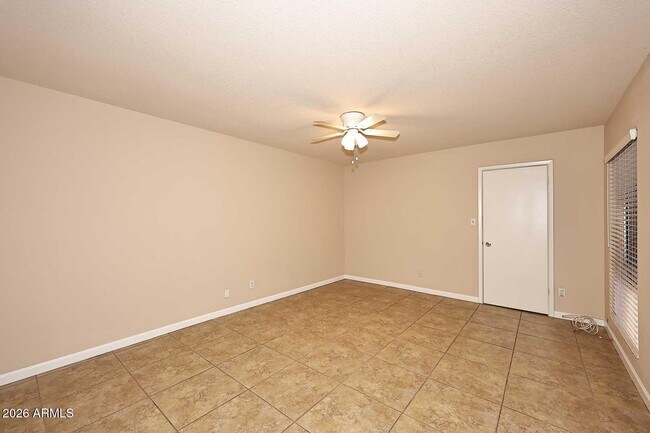 Building Photo - 5138 W Vogel Ave