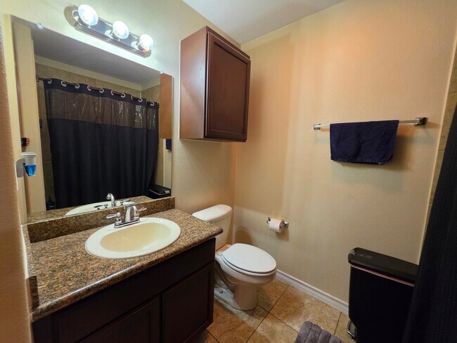 Building Photo - 302 Date Palm Dr