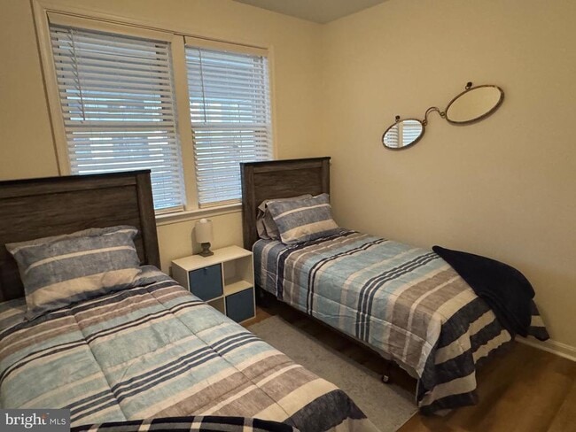 Building Photo - 622 Oyster Bay Pl