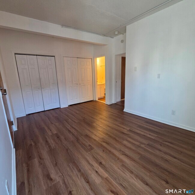 Building Photo - 52 Atwood St