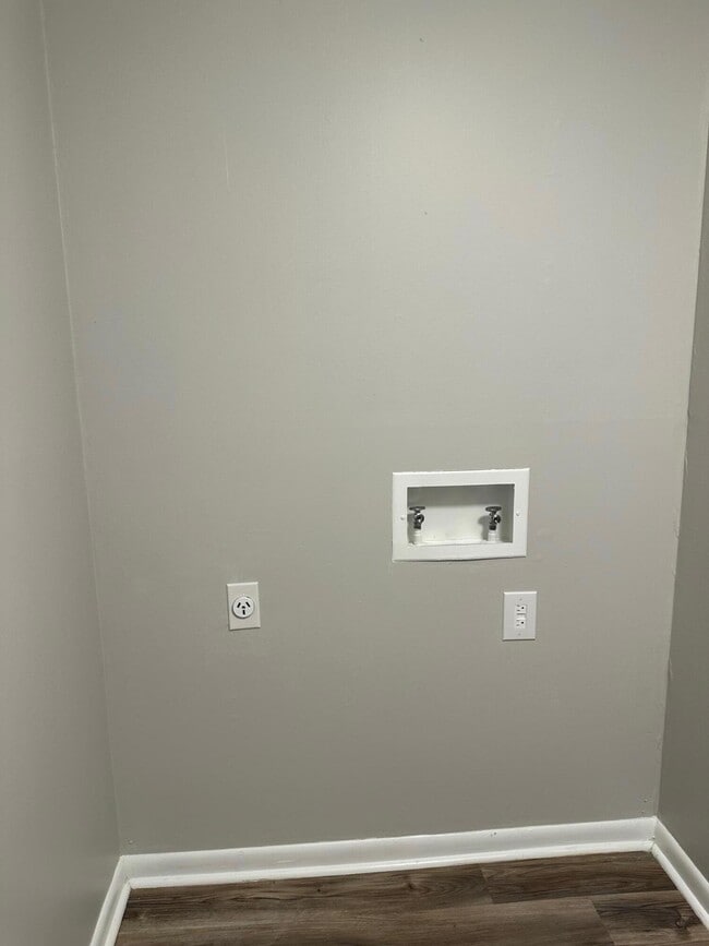 Building Photo - 4100 N Ocoee St