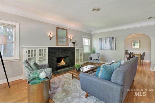 Primary Photo - 2120 N 15th St