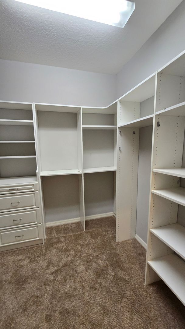 Building Photo - 3/2 w/ home office and 2 car garage