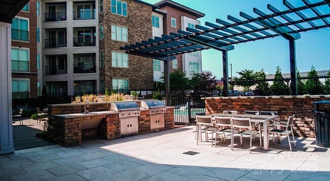 Building Photo - 6408 Providence Farm Ln