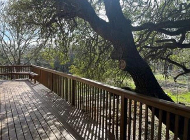 Building Photo - 230 Six Pines Rd